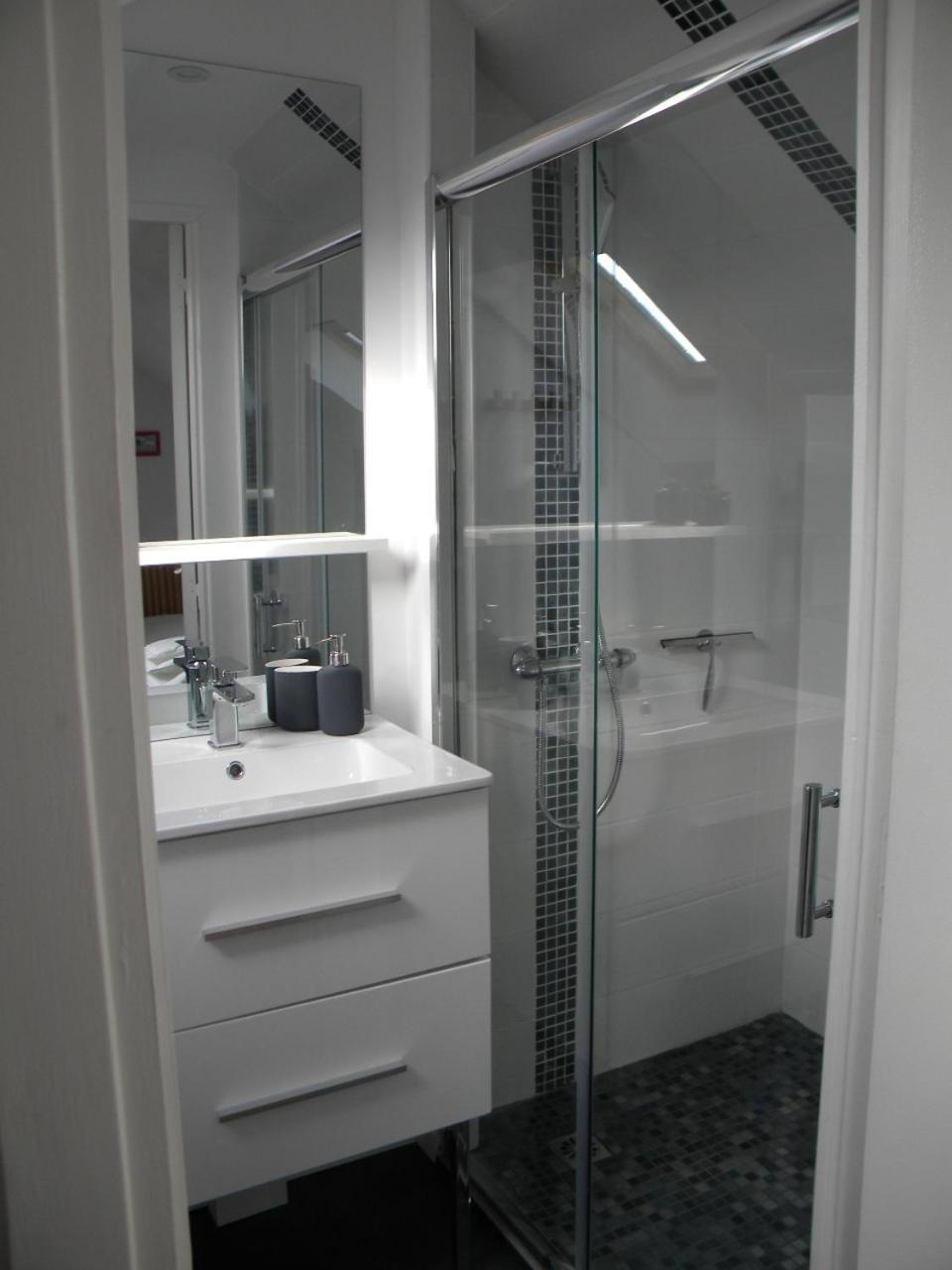 - Proche Métro - Stationnement Gratuit Appartement *